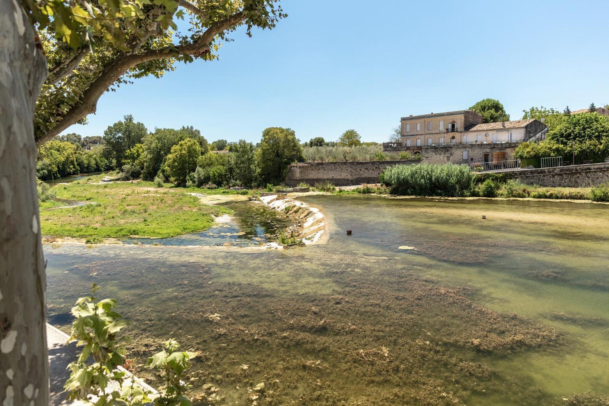 Camping Les Pres Du Roi Sommières Exterior foto